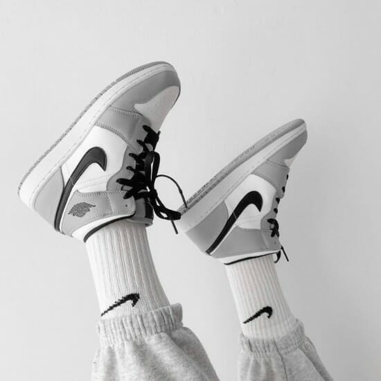 Air Jordan 1 Mid “Light Smoke Grey” - Image 3
