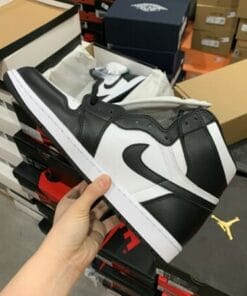 Air Jordan 1 Oreo Retro High Black White