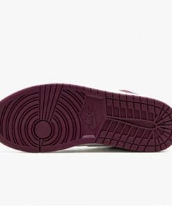 Air Jordan 1 Retro High OG Bordeaux