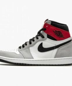 Air Jordan 1 Retro “Light Smoke Grey”