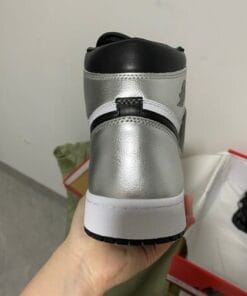 Alternative view of Air Jordan 1 WMNS “Silver Toe”