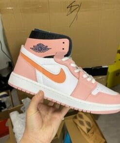 Alternative view of Air Jordan 1 High Zoom CMFT