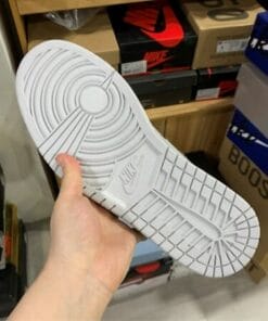 Alternative view of Air Jordan 1 Japan