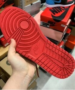 Alternative view of Air Jordan 1 OG Chicago Blue Black