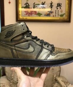 Alternative view of Air Jordan 1 Ret High OG Wings
